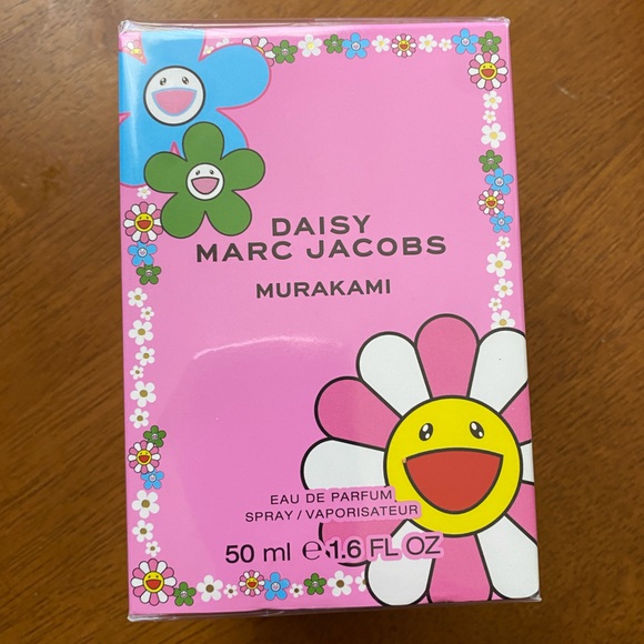 Marc Jacobs Fragrances Daisy Murakami Pink Eau de Parfum with Laptop Case - Picture 2 of 12